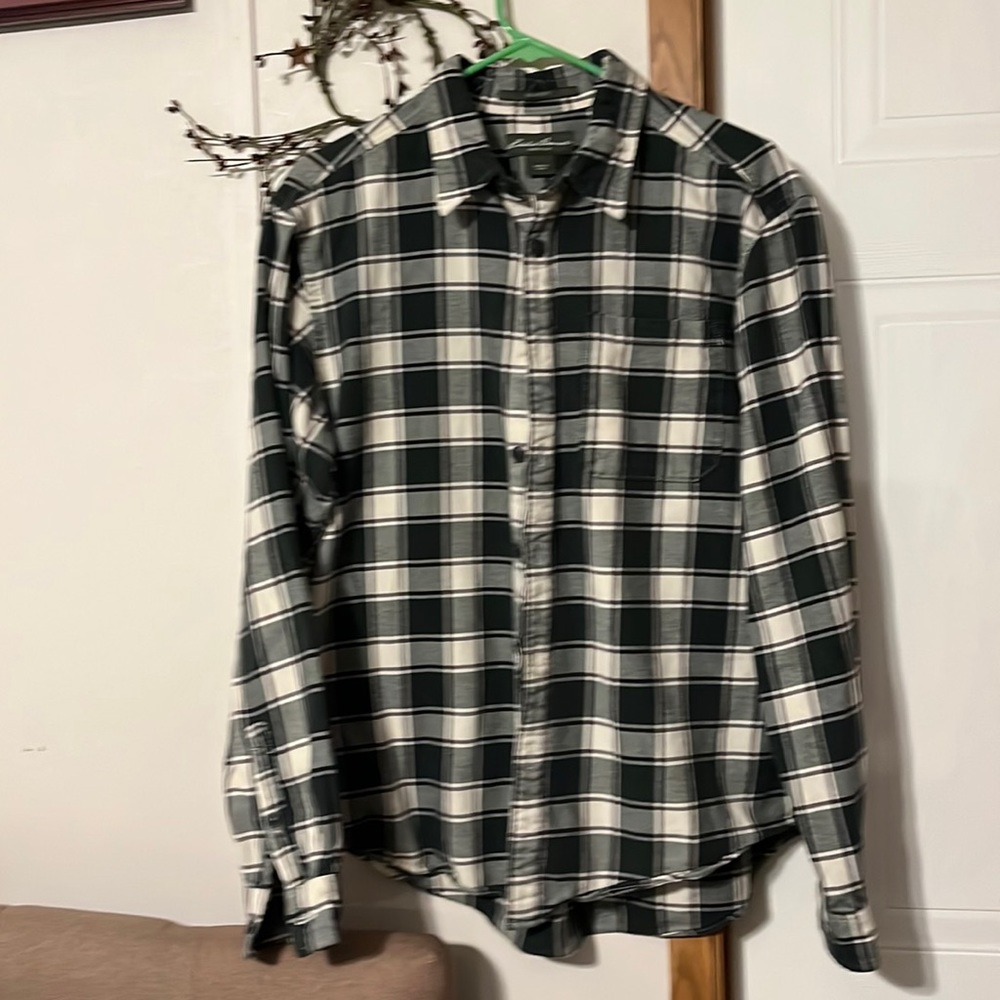 Eddie Bauer relaxed fit shirt size Large excellent condition